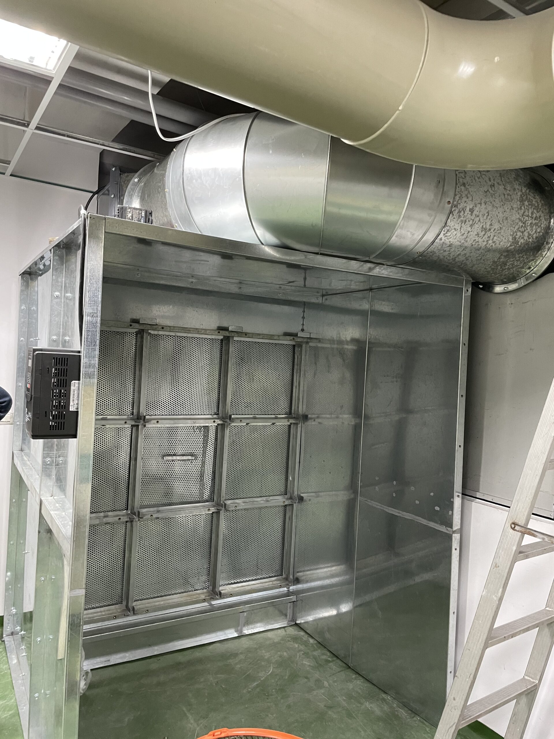 D5435DF9-BC86-4444-A2E2-53B6279DCA30